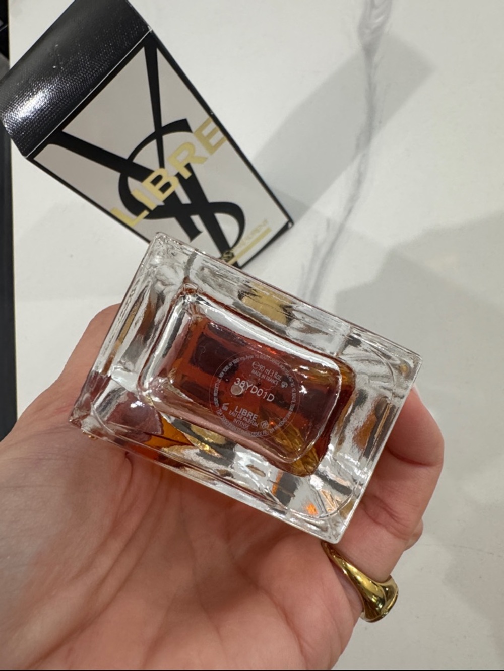 Yves Saint Laurent Libre Intense Amber & Gold Fragrance - Picture 4 of 6